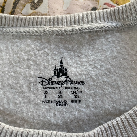 Disney Minnie Mouse 🐭 Large In Size Woman’s Crewneck Amazing back print 🏰 - Picture 7 of 9